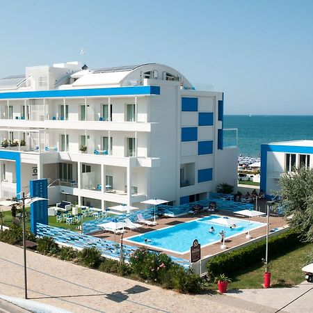 Lungomare Relax Residence Misano Adriatico Bagian luar foto