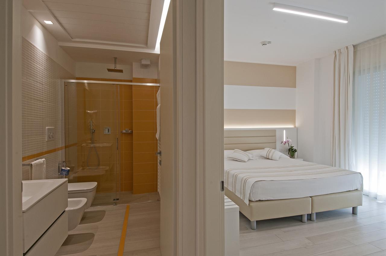Lungomare Relax Residence Misano Adriatico Bagian luar foto