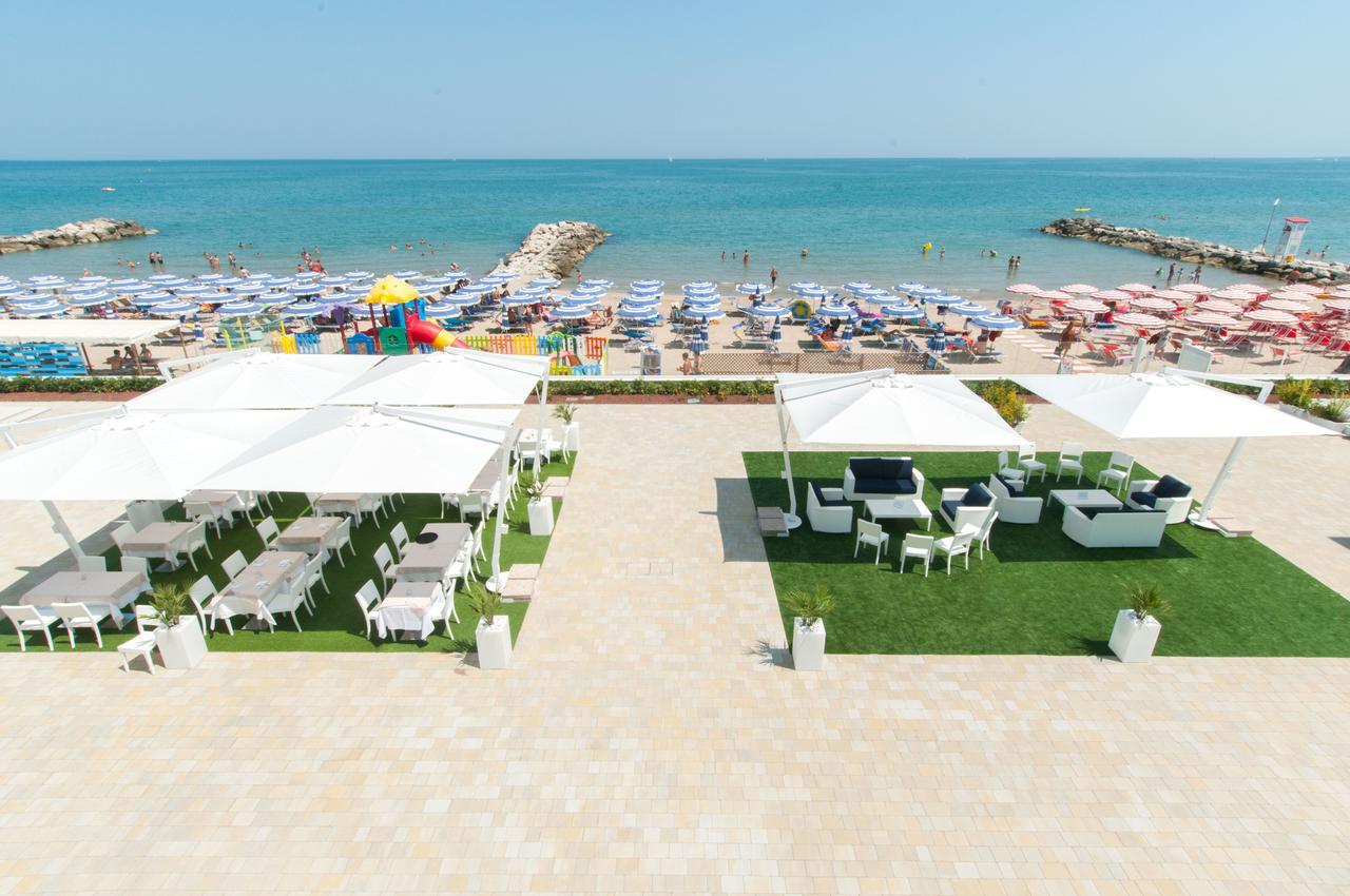 Lungomare Relax Residence Misano Adriatico Bagian luar foto