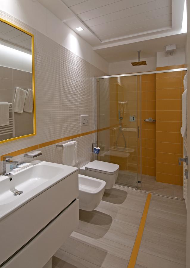 Lungomare Relax Residence Misano Adriatico Bagian luar foto