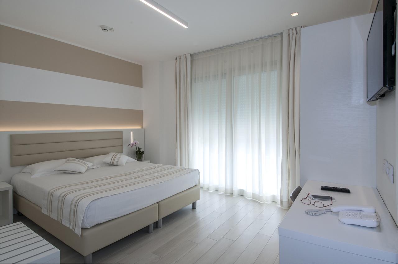 Lungomare Relax Residence Misano Adriatico Bagian luar foto