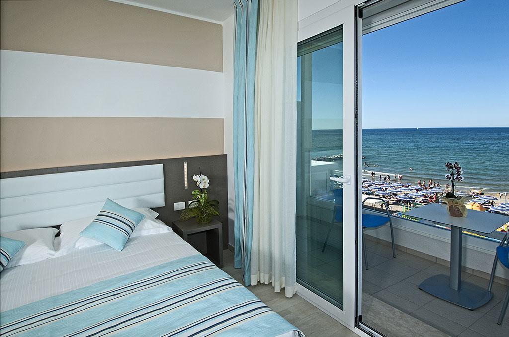 Lungomare Relax Residence Misano Adriatico Bagian luar foto