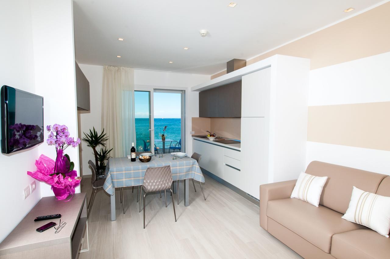 Lungomare Relax Residence Misano Adriatico Bagian luar foto